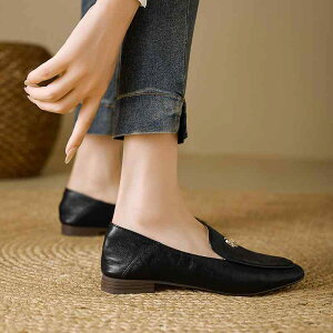 パンプス レディース ローヒール ラウンドトゥ 合皮 ぺたんこ靴 フラットシューズ 黒 白 柔らかい 履きやすい 歩きやすい 婦人靴 カジュアル かわいい