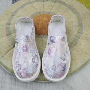 布靴 レディース 春夏秋 スリッポン 民族風 ローカット スニーカー ぺたんこ 通気性 浮き彫り 牡丹柄 普段使い 旅行 散歩 綿 真皮 ゴム底 ブルー ピンク パープル