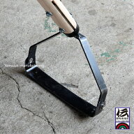 草刈り小僧(両刃) 表面処理に最適 草削り ・刃幅17cm・椎柄135cm・重さ約800g