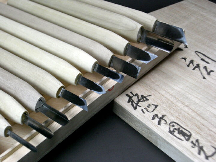 楽天市場】職人が絶賛梅心子圀光 彫刻刀 10本組 桐箱入【頑張って送料 
