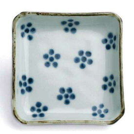 染付：正角小皿・大・梅鉢文・植山昌昭《豆皿・9.2cm》