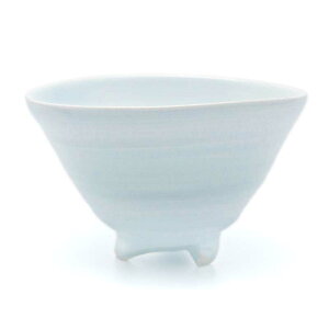 白磁(天草陶石):青白瓷三足小向付・海老ヶ瀬保《小鉢・8.8cm》