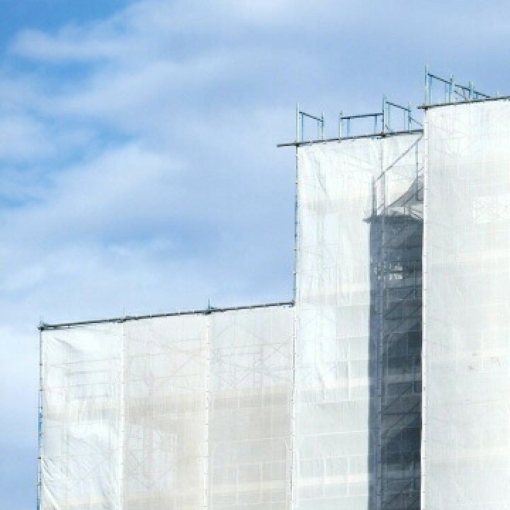 楽天市場】足場メッシュシート ラッセルメッシュホワイト 非防炎1.8m幅  