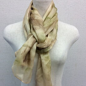 日本製シルク100%スカーフ職人技が光る逸品　横浜でプリントされた全面地紋ぼかし柄ストール　ベージ