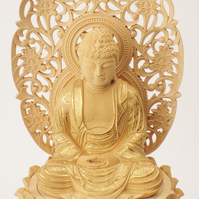 お気に入りの 仏像 座釈迦如来 ３.５寸 柘植 六角台座 金泥書高さ41.0