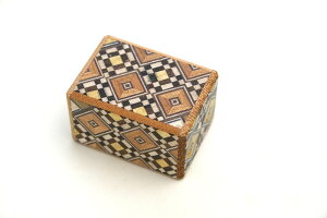 ؍׍H 閧4d| 