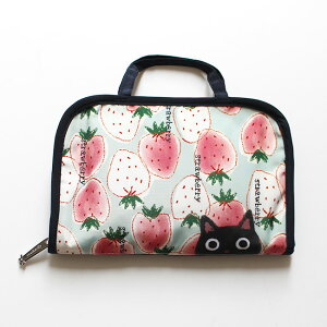 マルチケース フリーケース 通帳入れ 貴重品入れ カードケース パスポートケース 持ち手付き ポーチ お薬手帳 レディース ネコ 母子手帳 財布 雑貨 小物 猫 グッズ ねこ ネコ 猫柄 猫雑貨 猫