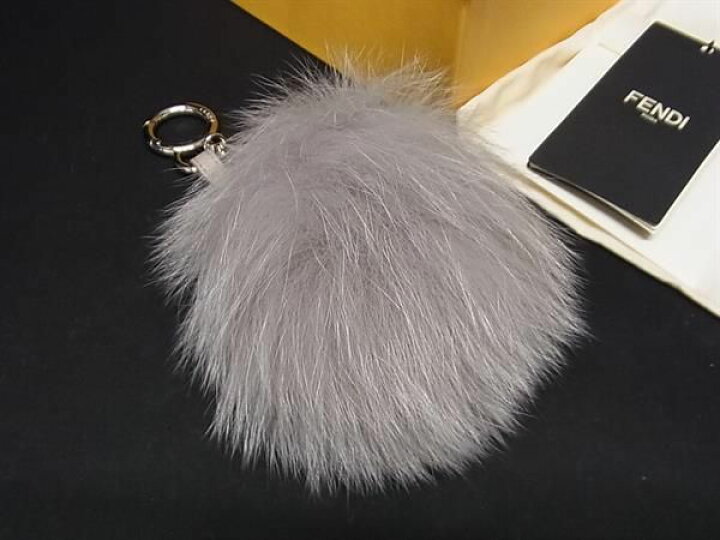 楽天市場】□極美品□ FENDI フェンディ ポンポンチャーム ファー 