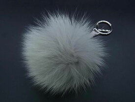 ■極美品■ FENDI フェンディ ポンポンチャーム ファー キーホルダー キーリング バッグチャーム グレー系 AS9607