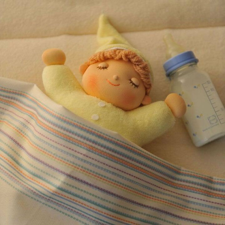 楽天市場 オルゴールねむり人形 自由学園生活工芸研究所 出産祝い 赤ちゃん おもちゃ ０歳 知育玩具 布のおもちゃ 自由学園 自由学園工芸研究所 自由学園生活工芸研究所 皇室ご愛用品 １歳 ２歳 3歳 グッドトイ ギフト プレゼント 木のおもちゃ専門店ゆうぼ