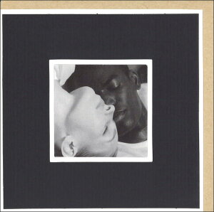 グリーティングカード 多目的 モノクロ写真 クローズリー「カップルの寝顔」 封筒147×147mm 窓付き メッセージカード(CLG4022)