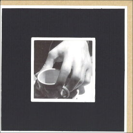 グリーティングカード 多目的 モノクロ写真 クローズリー「カップを持つ手」 封筒147×147mm 窓付き メッセージカード(CLG4025)