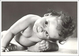 ポストカード モノクロ写真「覗く赤ちゃん」105×150mm メッセージカード 郵便はがき ビンテージ ヴィンテージ 年代物(CT0722)