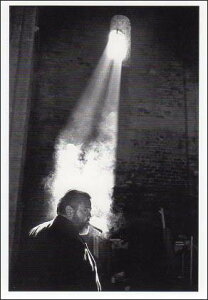 ポストカード モノクロ写真「オーソン・ウェルズ」(映画監督・脚本家・男性俳優)105×150mm メッセージカード 郵便はがき ビンテージ ヴィンテージ 年代物