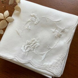 コットンセラ　エンブロイダリー【ドロップ】　ホワイトハンカチ フォーマル ギフト 刺繍 ブライダルハンカチ 花嫁 新婦 冠婚葬祭 レディース 婦人 セレモニー