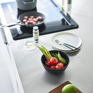 山崎実業 傾けて混ぜやすい調理ボウル タワー S 電子レンジ対応 ブラック 4903208013864 【品番:01386】