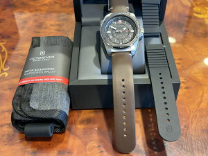 rNgmbNX VICTORINOX W[j[ JOURNEY 1884 ubN NH[c 241976.1 y{Kiz Y rv 葱ȒPȕ܂BÂ̂xrňꊇԍς