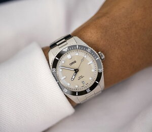 ORIS �I���X ���v �_�C�o�[�Y �f�C�g Divers Date 39mm �x�[�W�������� �����Y�T�C�Y �r���v 0173377954051-Set �������� ���K�A���i