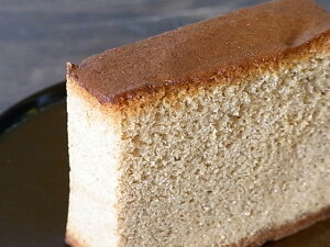 無添加カステラ 黒糖かすてら(7切入り)×2パック★沖縄県と鹿児島県のさとうきびを加工した砂糖を加え、独特の苦味と甘みをまろやかに仕上げました。