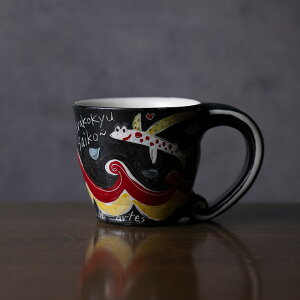 Mug Cup | トビウオくんブラックマグカップ (BY-423) 作家「吉岡萬理」