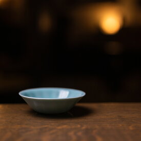 青白磁小鉢　　作家「市川博一」
