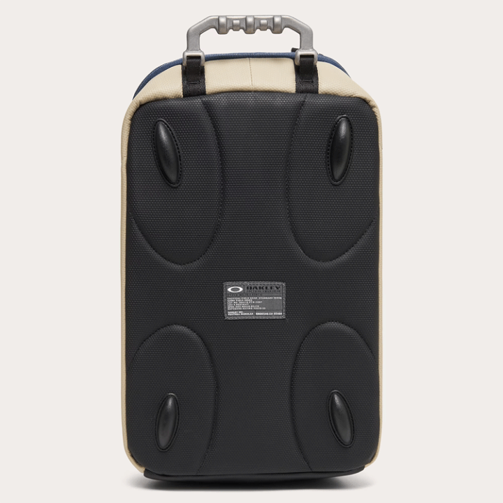 【2回使用のみ美品】オークリースポーツバッグOAKLEY 2wayシューズ収納 2回使用のみ美品】オークリースポーツバッグOAKLEY 2wayシューズ