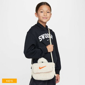 【ネコポス配送】 ナイキ ショルダーバッグ NIKE フェイクファー クロスボディバッグ キッズ ジュニア 子供 ホワイト 白 オレンジ FX FUR CROSSBODY FZ1329 鞄 かばん バッグ ボディバッグ ロゴ カジュアル ふわふわ ファー シンプル 国内正規品