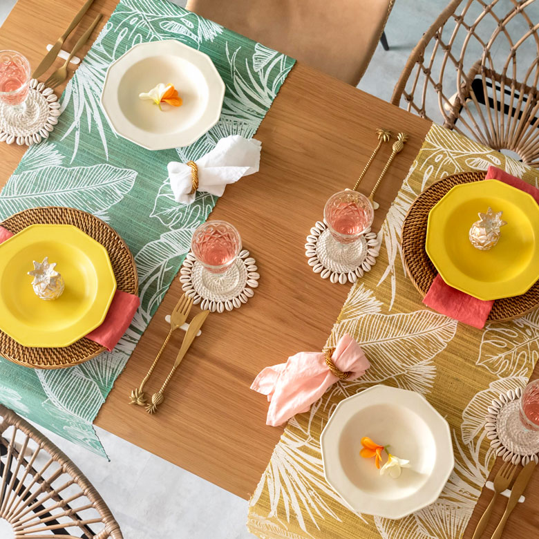 テーブルランナー 花柄 トロピカル - 食器