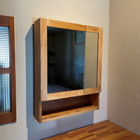 【訳あり商品】ミラーキャビネット　二枚合わせ鏡400:200　下部オープン棚付き　オープン棚のみ立ち上がり　ヒノキ　鏡に傷あり　木枠にひびあり【W600 H770 D140】