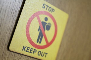 ؐ J[TCv[g 33F KEEPOUT STAFFONLY ֎~ DOOR PLATE Ebhv[g i` sNgTC p [֑Ή