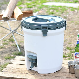 楽天市場 スタンレー 水筒 ウォータージャグ 7 5l 保冷 スタンド 大容量 ウォーターサーバー タンク 部活 キッズ アウトドア 大人 子供 キャンプ 運動会 洗いやすい 頑丈 かっこいい おしゃれ Stanley 保冷ボトル 子供用 雑貨ショップドットコム