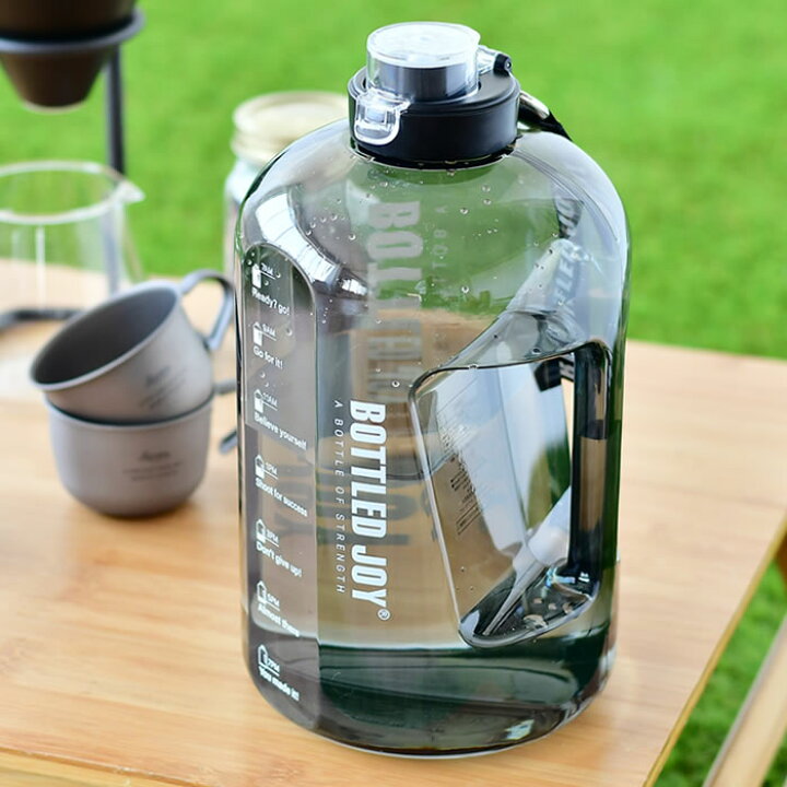 楽天市場 ボトル 水筒 3 78l プラスチック 直飲み ワンタッチ Bpaフリー ウォーターボトル 広口 軽量 ストラップ 紐 専用ブラシ付 おしゃれ 常温ボトル ウォータージャグ アウトドア ジム トライタン ワークアウト スポーツ 水分補給 Bottled Joy 雑貨ショップドットコム