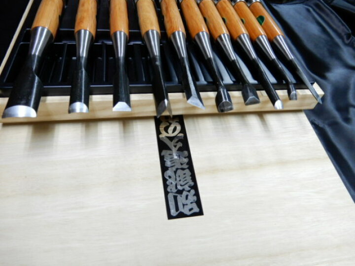 楽天市場】ノミ高橋特殊鑿 邦彦印木彫ノミセット10本組 桐箱入 : ZATU 