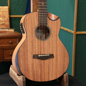 T}[Z[ Traveler Guitar gx[M^[ Redlands Concert, Mahogany GAR y RpNg gxM^[