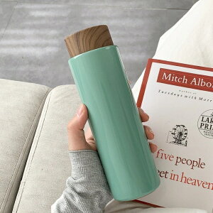 8Fe }O{g?K 400ml260ml y ؖږ͗l̂ӂ XeX{g