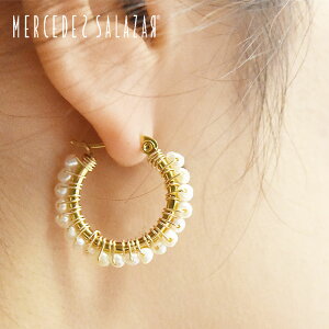 【待望の最新作】≪MERCEDES SALAZAR≫ メルセデス サラザール 小粒 真珠 パール 芥子 ケシパール フープ ピアス Pearl (Gold) レディース ギフト ラッピング